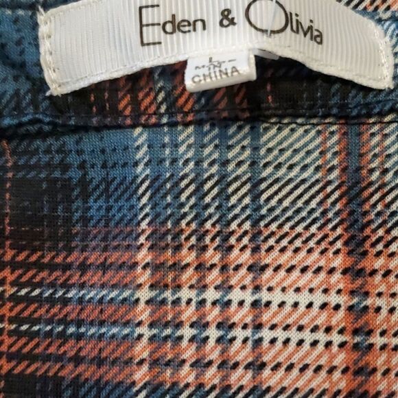 Eden & Olivia woman plaid button down top - Picture 3 of 11